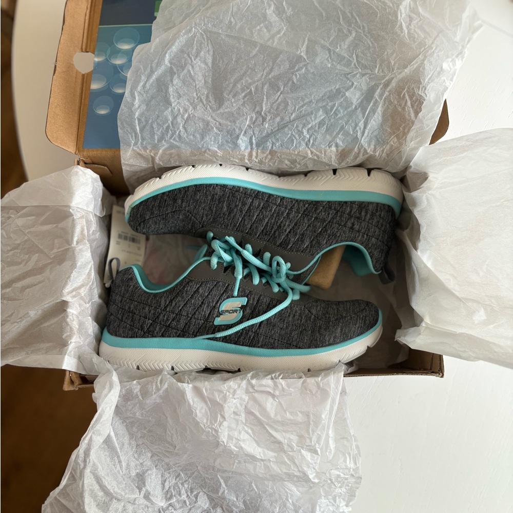 Sketchers Sport Memory Foam sneakers - women’s size 8